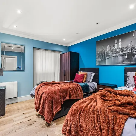 Comfortable Centre For Contractors And Couples - Centre * Bristol