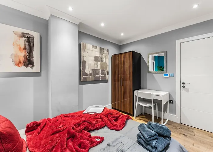 Comfortable Centre For Contractors And Couples - Centre * Bristol