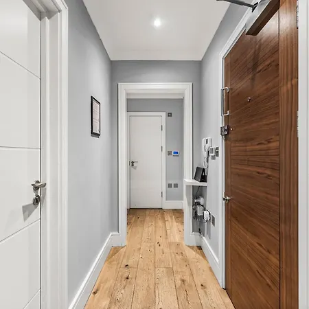 Comfortable Centre For Contractors And Couples - Centre Apartment *