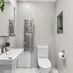 Daire Comfortable Centre For Contractors And Couples - Centre